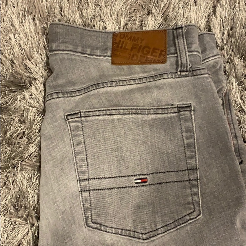 tommy hilfiger jeans light grey